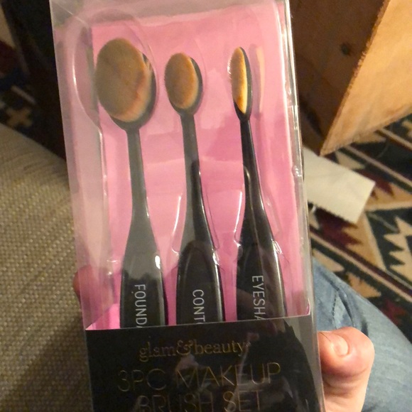 glam and beauty 3PC makeup brush set - Picture 3 of 3